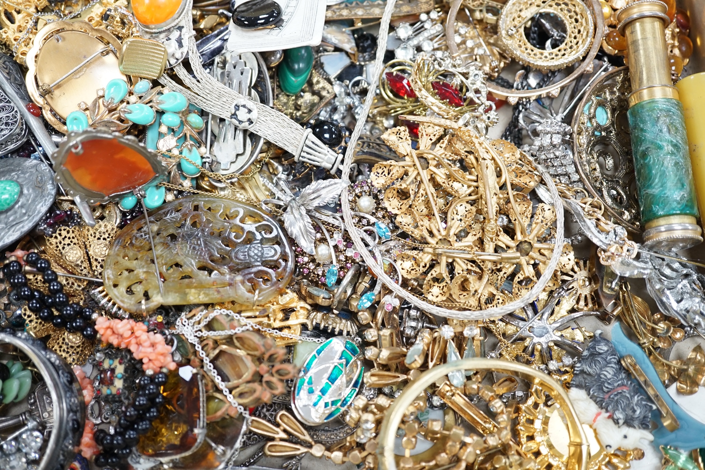 A large quantity of assorted costume jewellery.